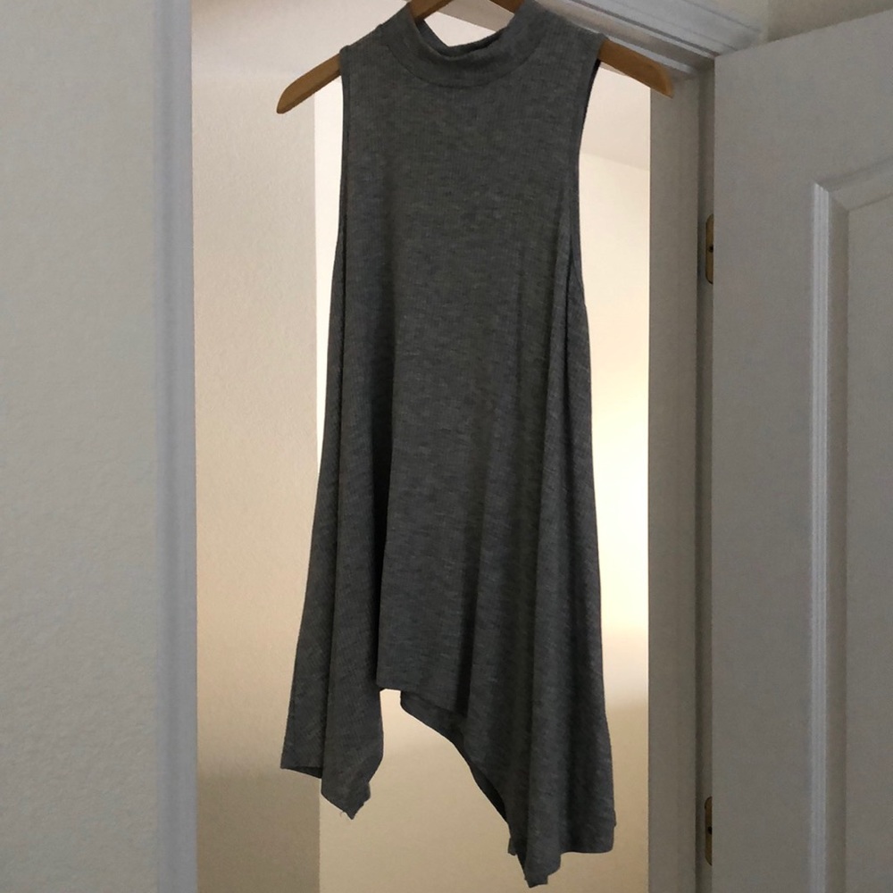 Grey top